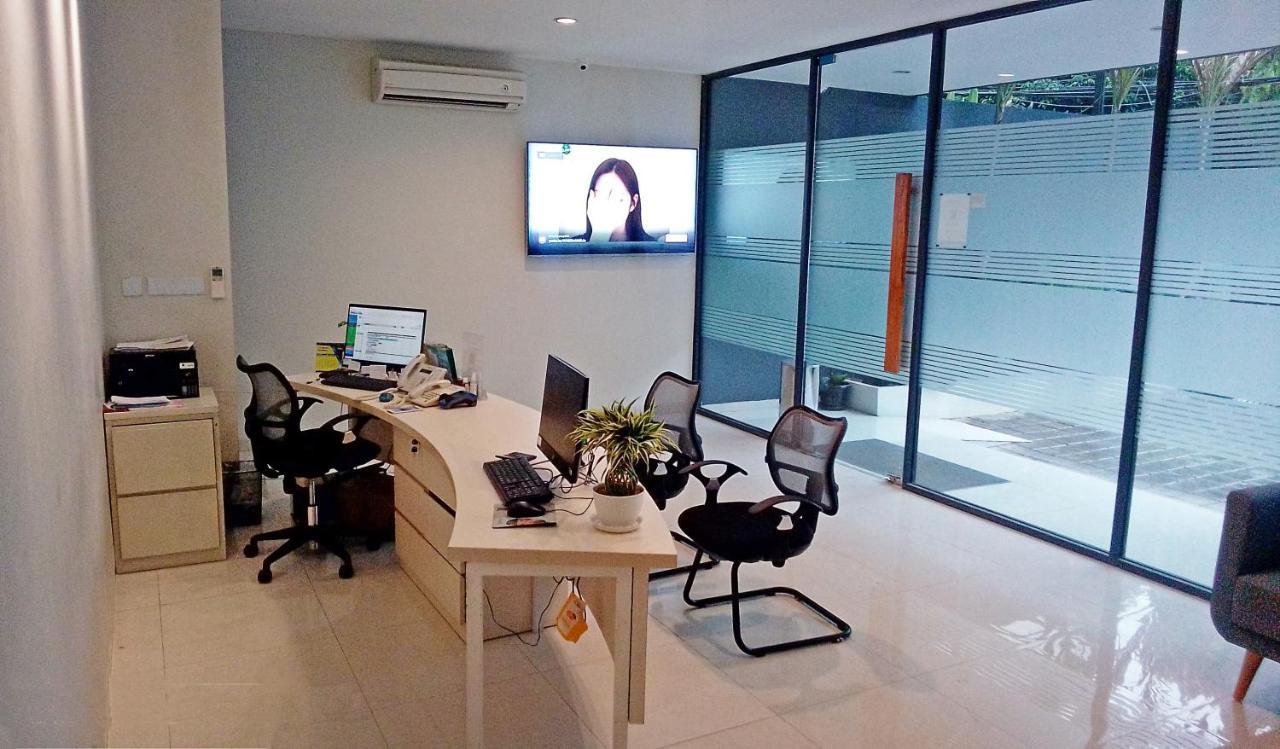 Legreen Suite Sudirman Jakarta Extérieur photo
